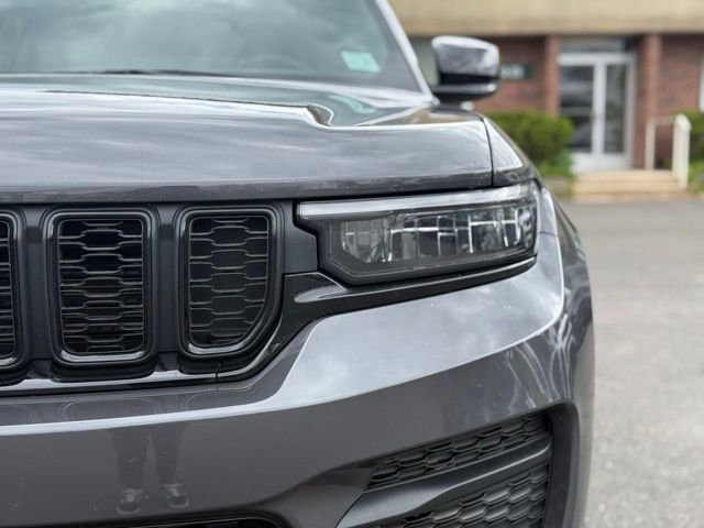 New 2025 Jeep Grand Cherokee Altitude AWD/4WD image 13