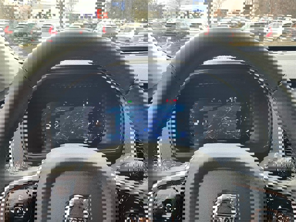 Certified 2025 Volvo XC90 B6 Plus image 26