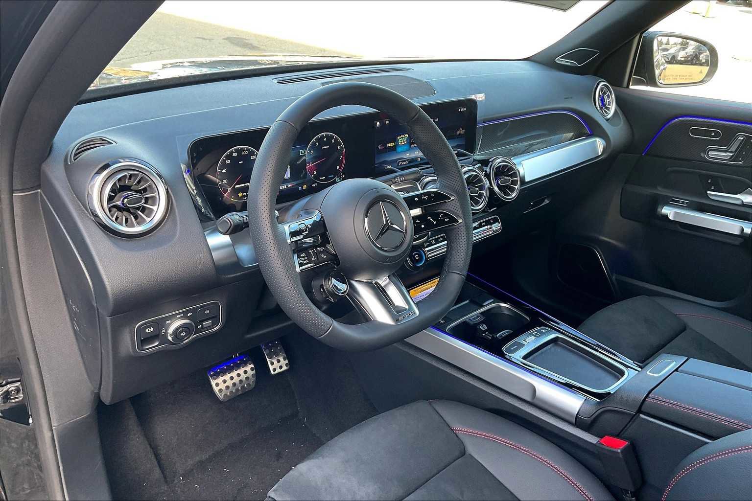 New 2025 Mercedes-Benz GLB 35 AMG 4MATIC image 10