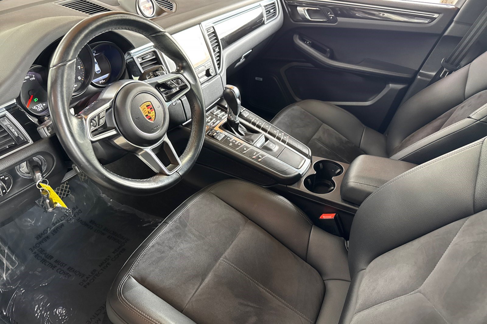 Used 2017 Porsche Macan AWD/4WD image 4