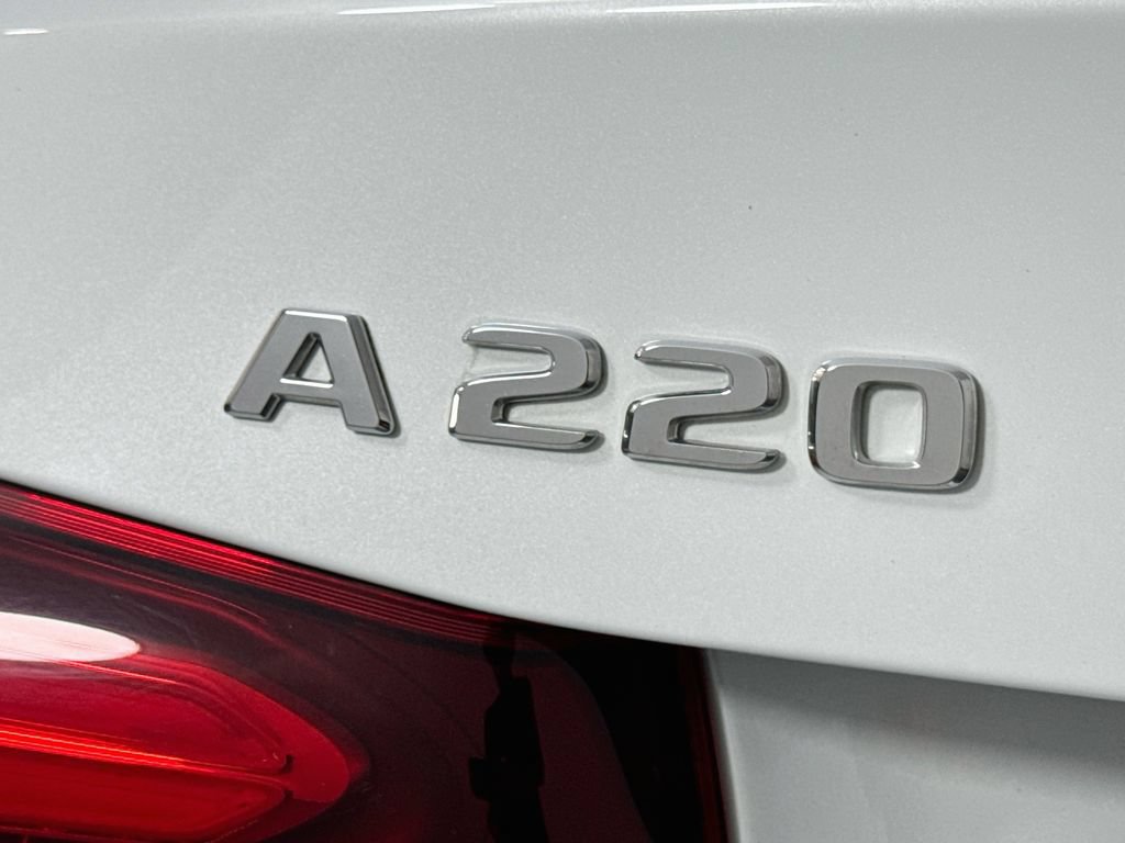 Used 2019 Mercedes-Benz A 220 4MATIC image 9