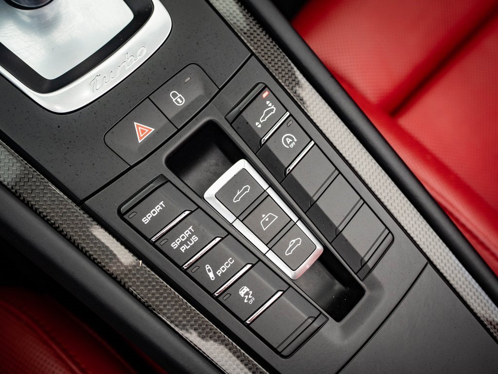 Used 2015 Porsche 911 Turbo S image 28