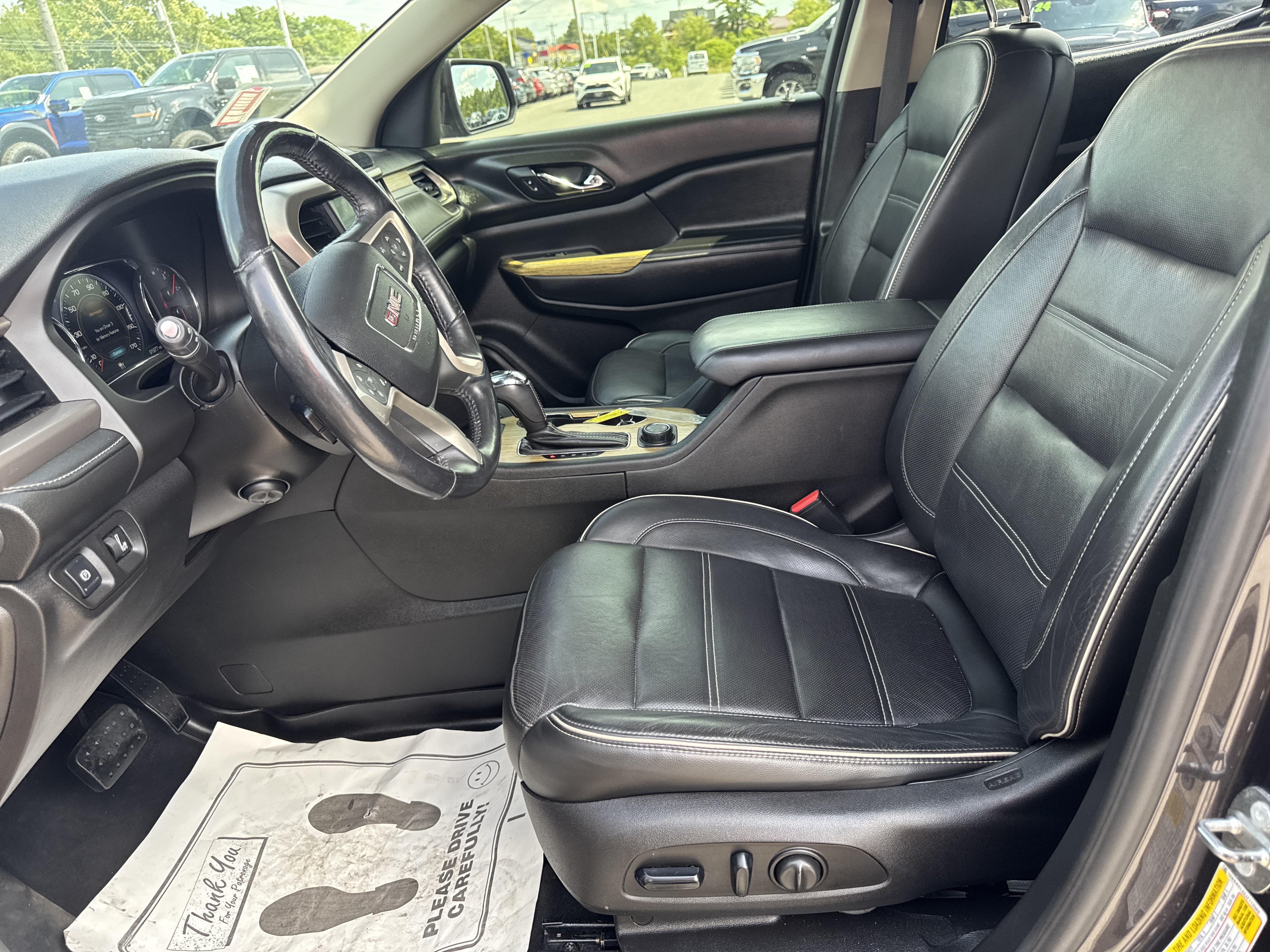 Used 2018 GMC Acadia Denali w/ Technology Package AWD/4WD image 12