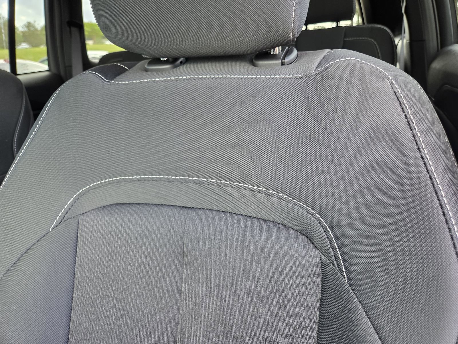 New 2025 Jeep Grand Cherokee Laredo image 32