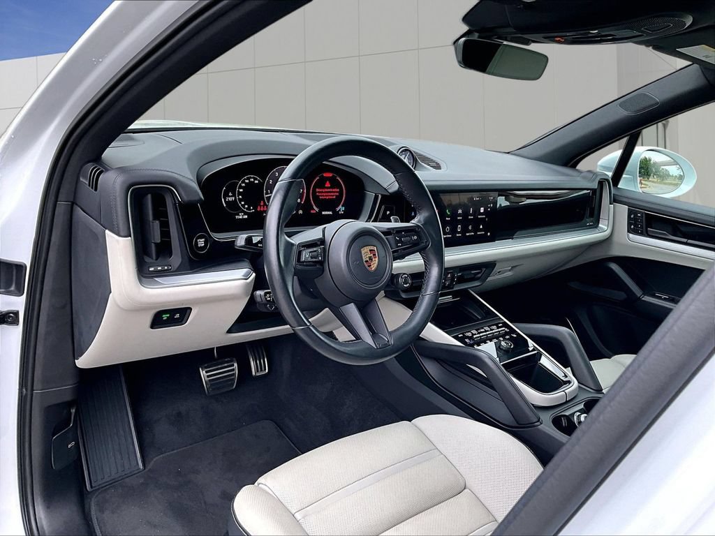 Certified 2024 Porsche Cayenne S AWD/4WD image 4