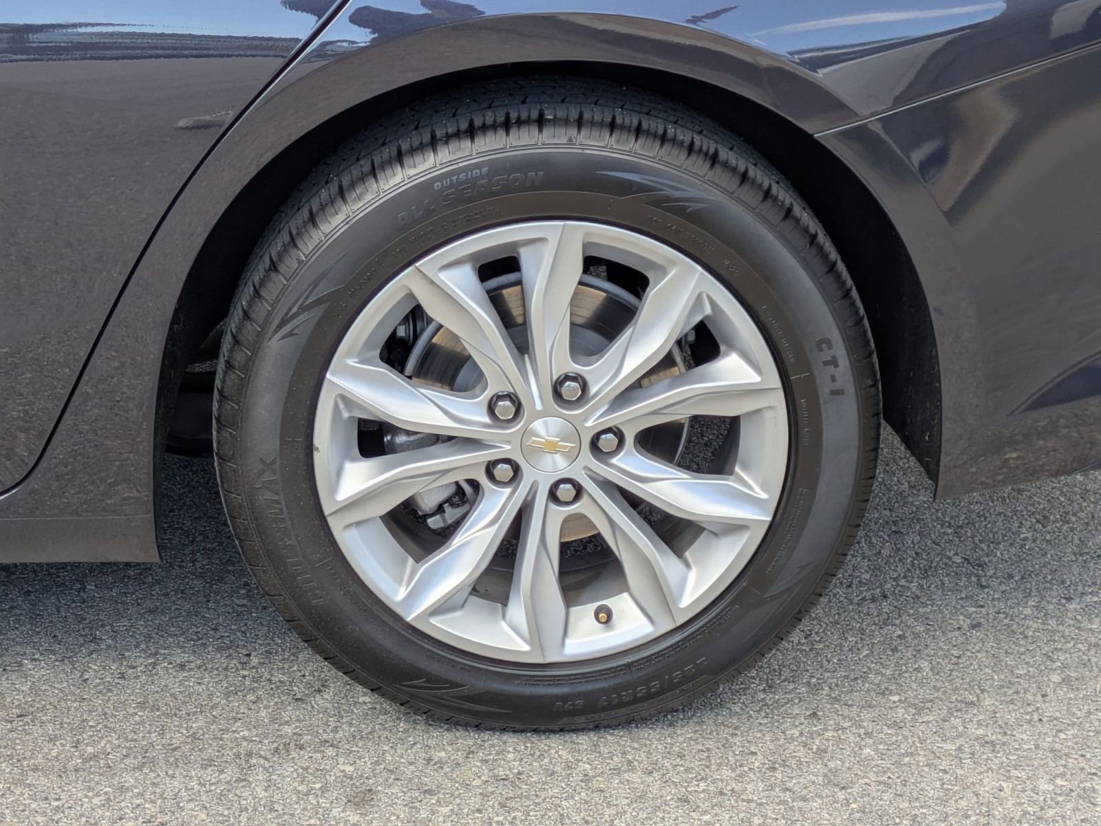 Used 2022 Chevrolet Malibu LT FWD image 9