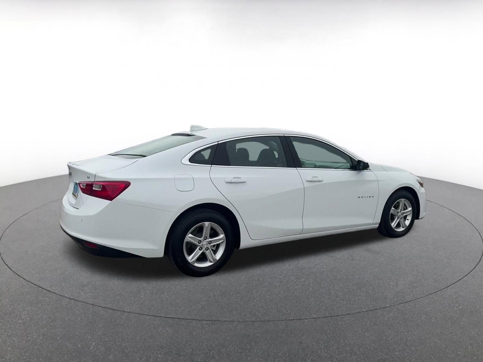 Used 2024 Chevrolet Malibu LT image 14