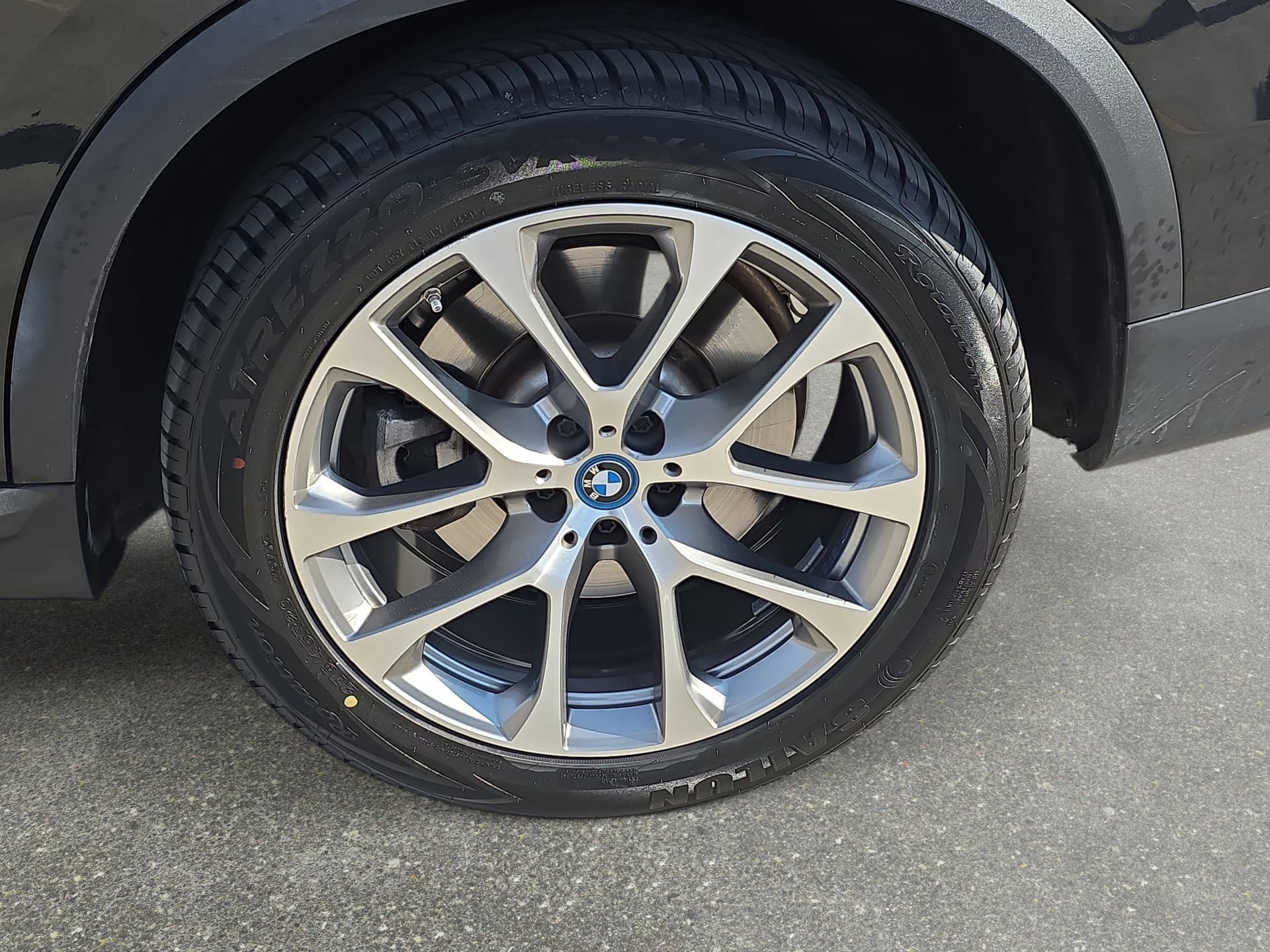 Used 2025 BMW X5 xDrive50e image 32