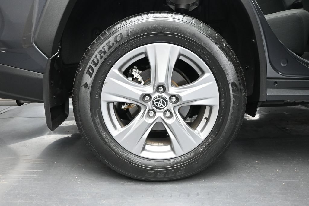 Used 2024 Toyota RAV4 XLE AWD/4WD image 11