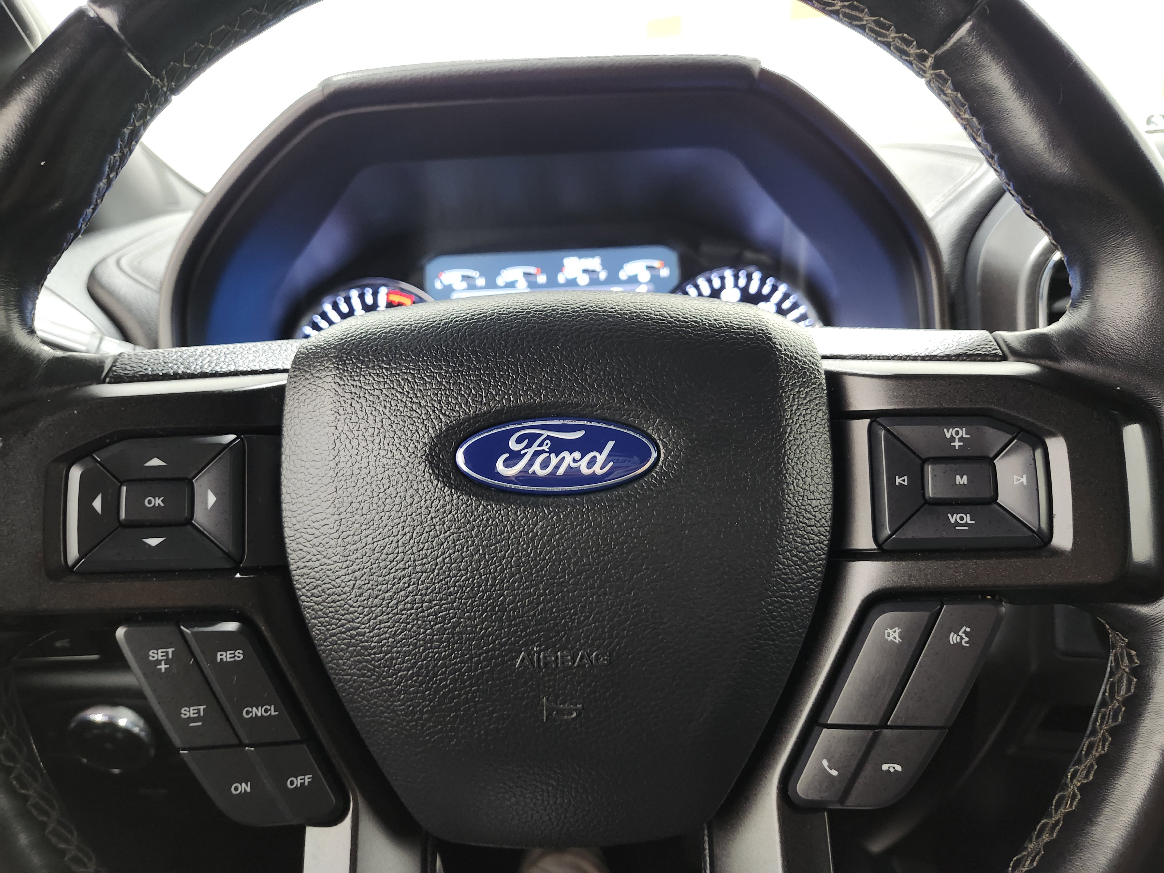 Used 2018 Ford Expedition Limited AWD/4WD image 31