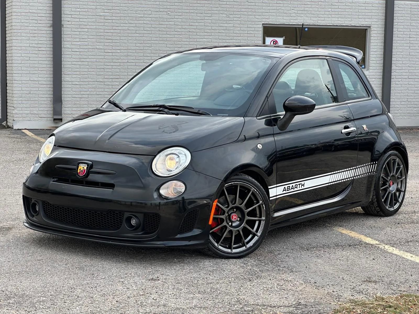 Used 2012 FIAT 500 Abarth w/ Safety & Convenience Pkg image 2