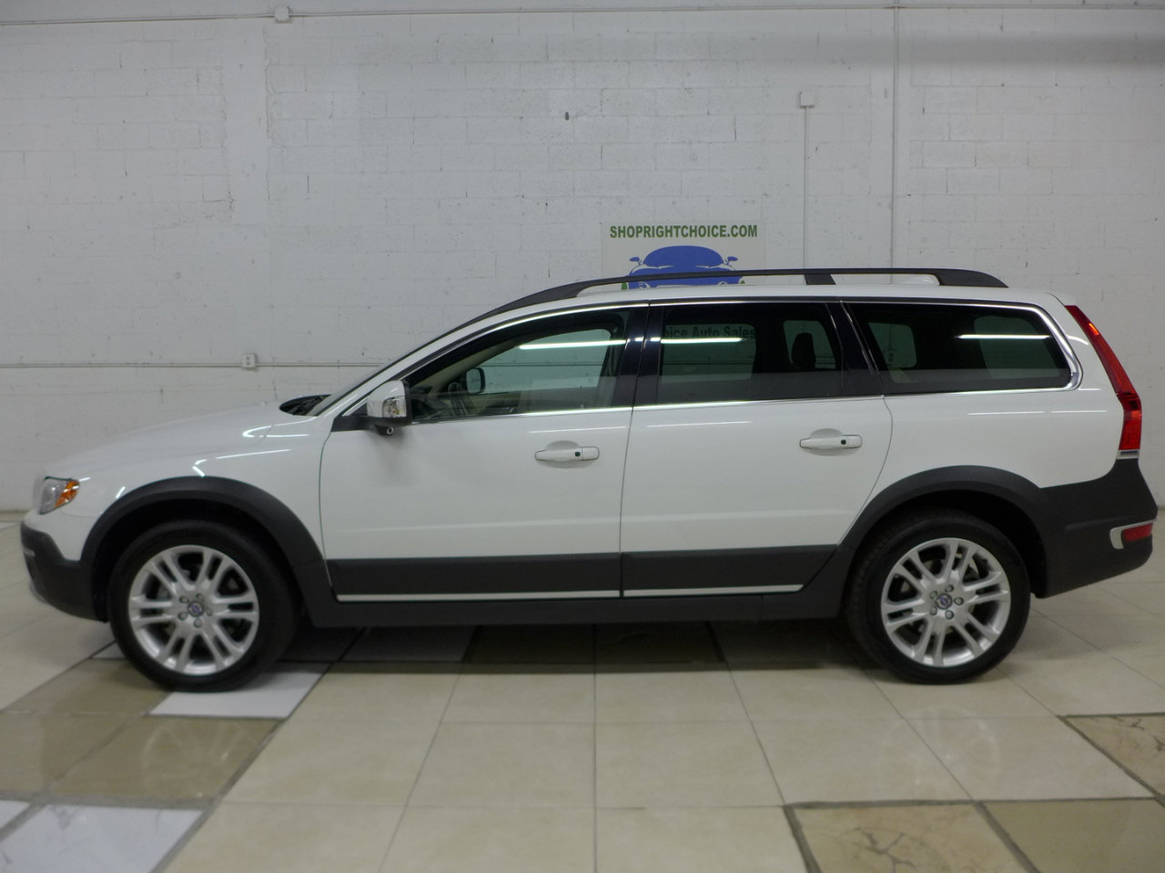 Used 2016 Volvo XC70 T5 Platinum w/ Protection Package image 6