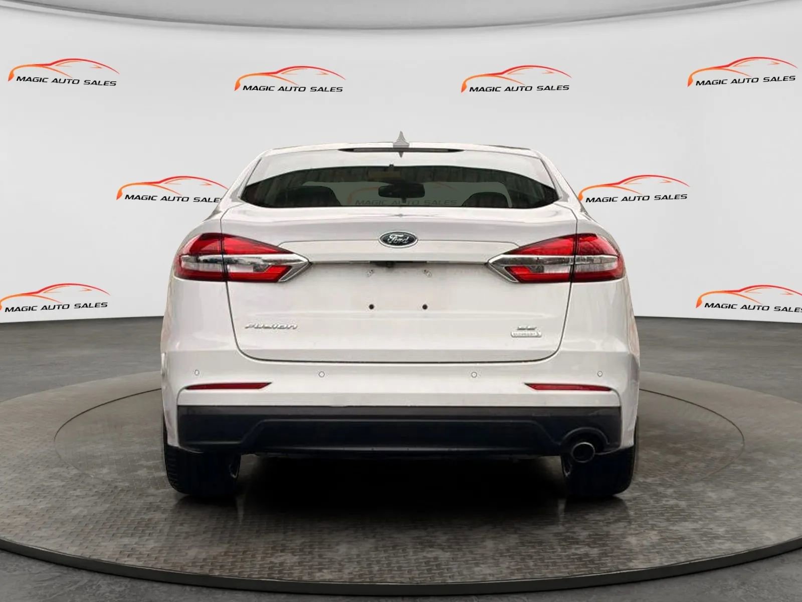 Used 2020 Ford Fusion SE image 8
