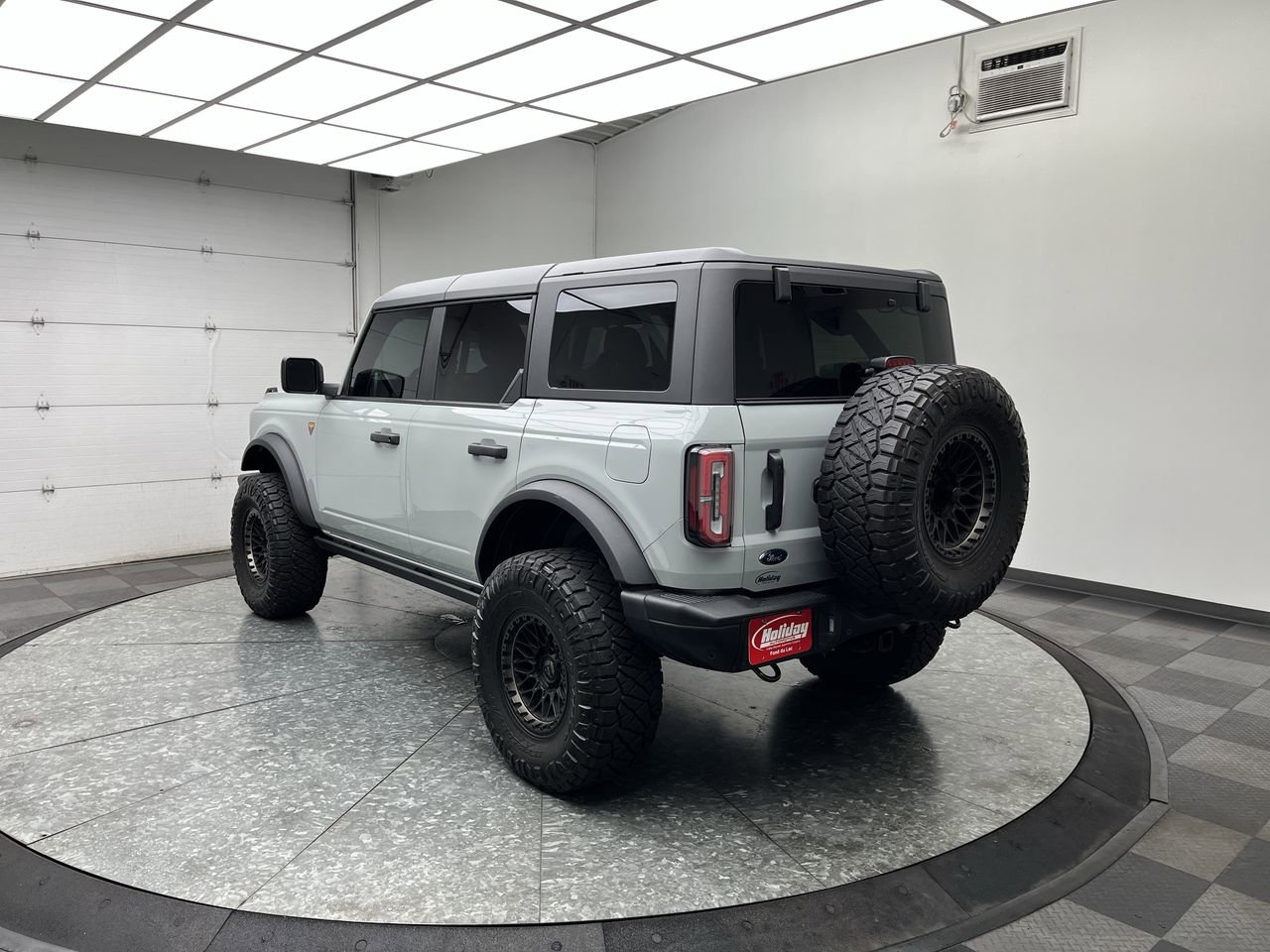 Used 2023 Ford Bronco Badlands AWD/4WD image 2