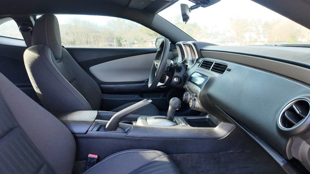 Used 2011 Chevrolet Camaro LS w/ Bluetooth Package image 14
