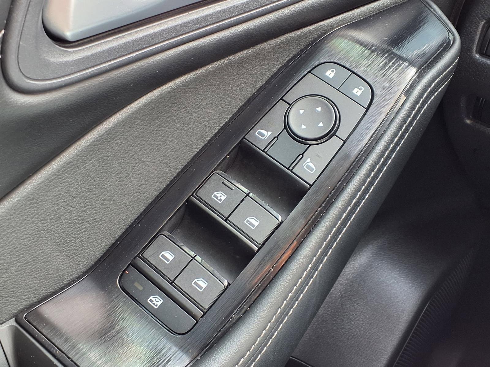 Used 2024 Nissan Rogue SV w/ SV Premium Package image 25