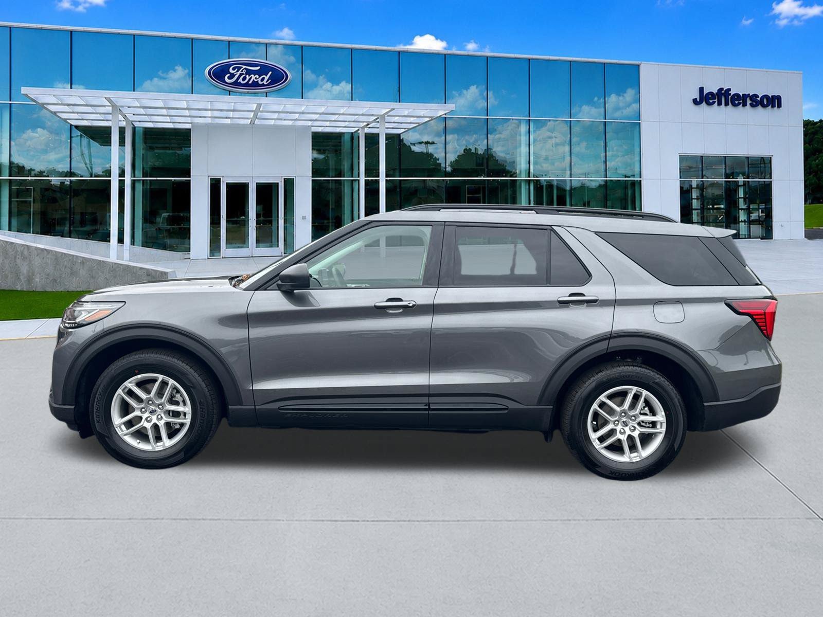 New 2026 Ford Explorer Active RWD image 4
