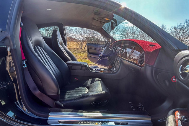 Used 1998 Jaguar XK8 Coupe image 38