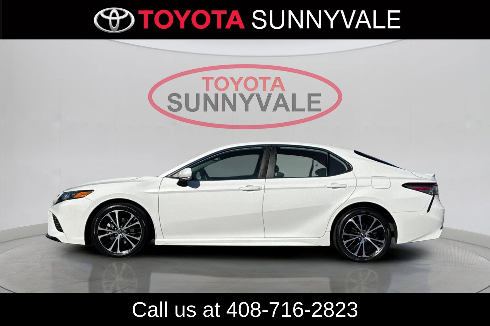 Used 2019 Toyota Camry SE w/ Convenience Package FWD image 6