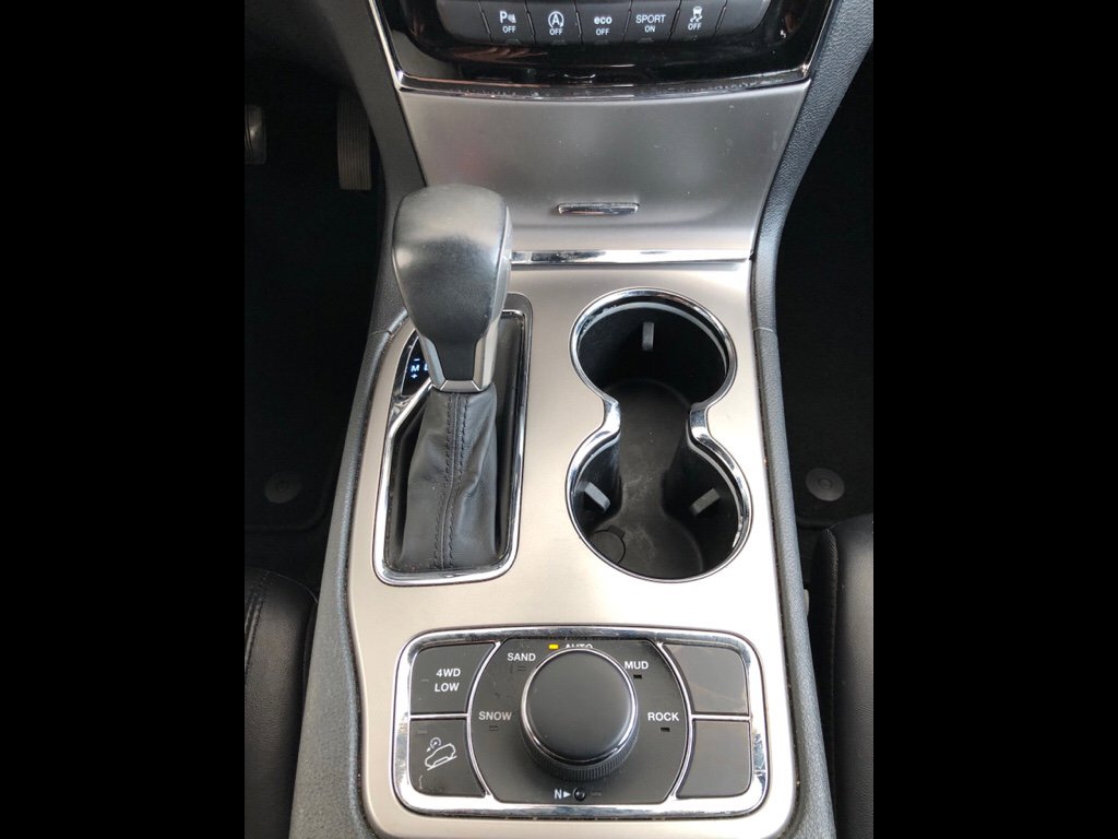 Used 2019 Jeep Grand Cherokee Limited image 16