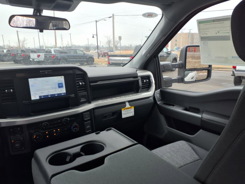 New 2025 Ford F350 XLT image 8