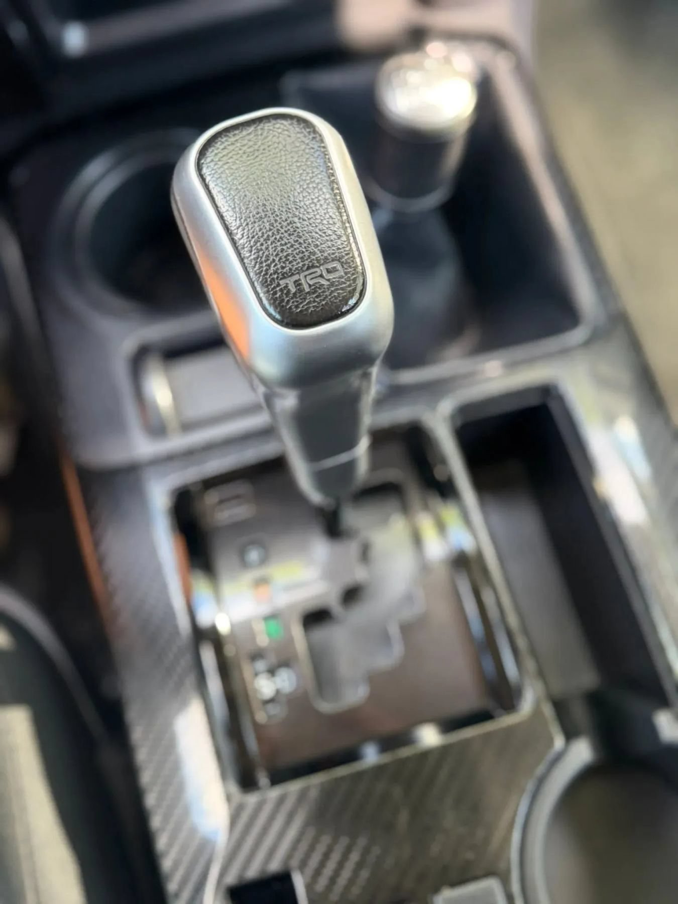 Used 2018 Toyota 4Runner TRD Off-Road AWD/4WD image 28