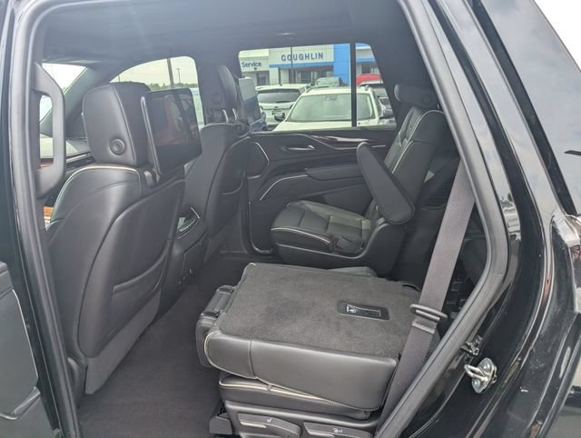 Used 2023 Cadillac Escalade Premium Luxury w/ Performance Package AWD/4WD image 9