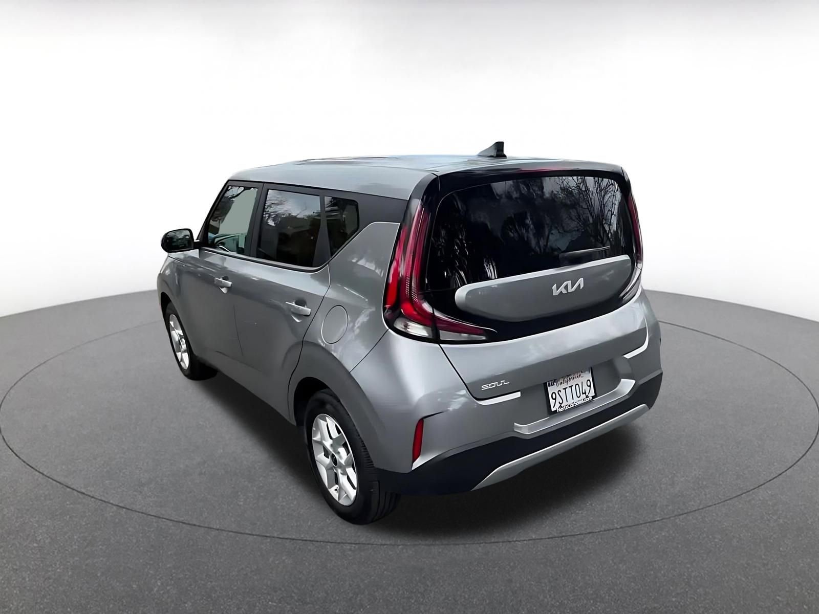 Used 2025 Kia Soul LX w/ LX Technology Package image 11