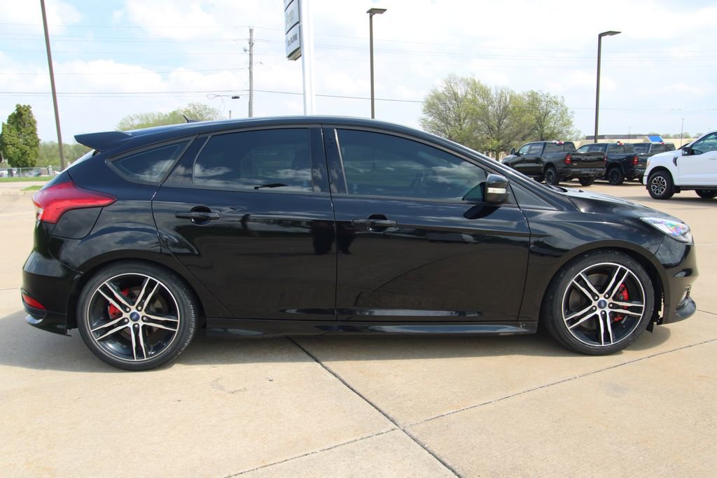 Used 2018 Ford Focus ST w/ Equipment Group 402A image 4