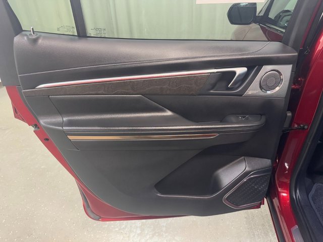 Used 2025 Buick Enclave Avenir w/ Super Cruise Package image 28