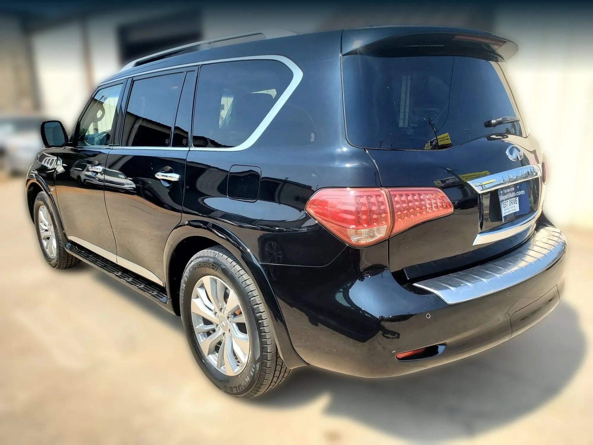 Used 2016 INFINITI QX80 4WD w/ Signature Edition Package image 10