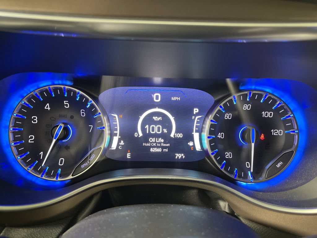 Used 2019 Chrysler Pacifica Touring-L Plus w/ Advanced Safetytec Group FWD image 21