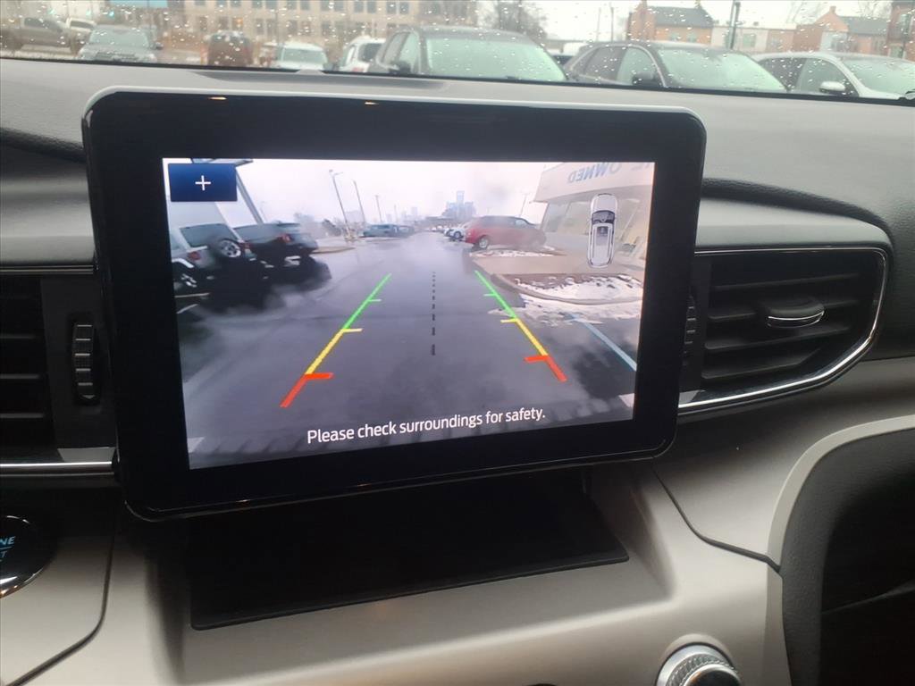 Used 2023 Ford Explorer XLT w/ Equipment Group 202A image 19