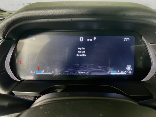 Used 2025 Jeep Grand Cherokee L Laredo RWD image 15