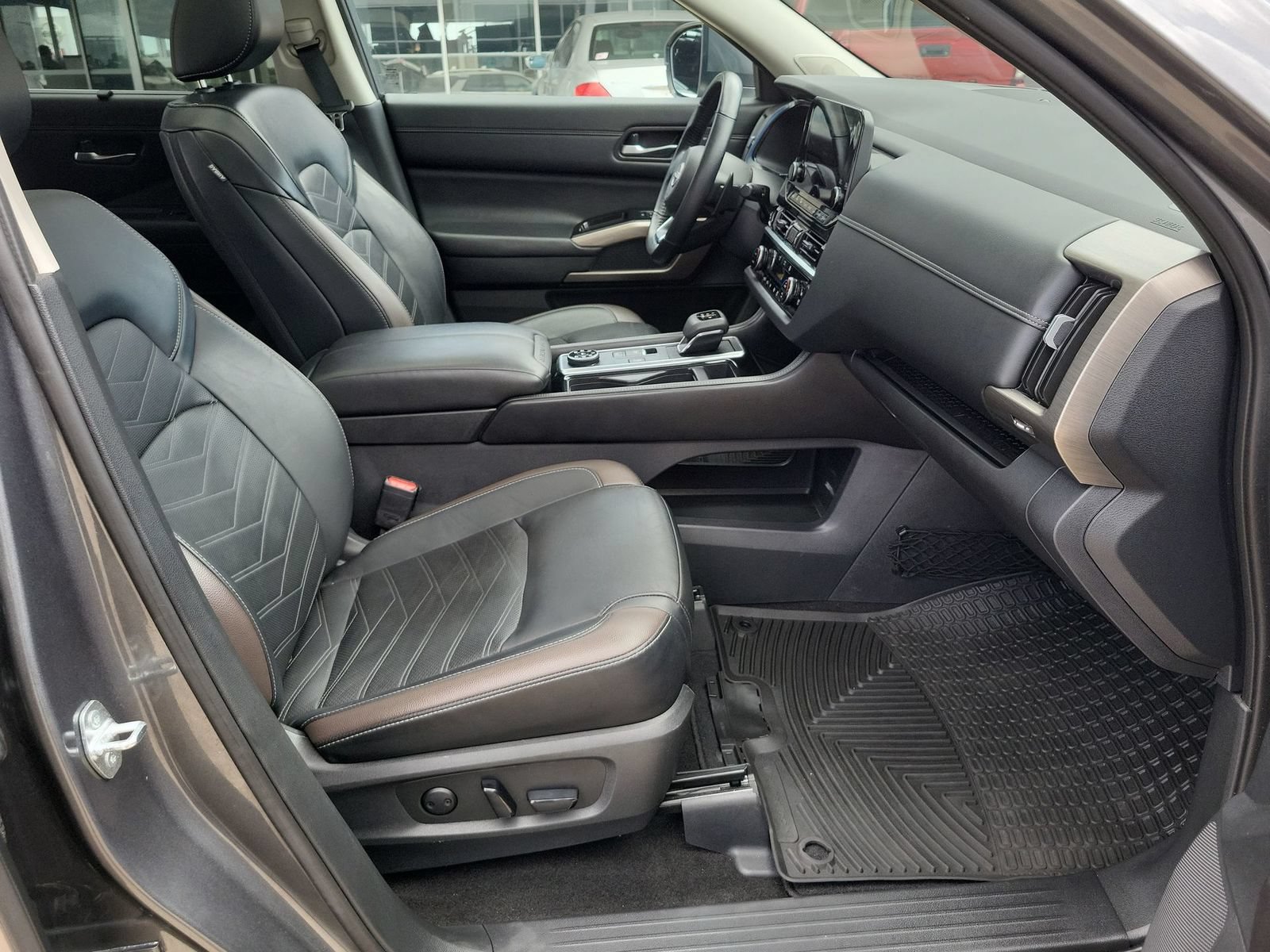 Used 2023 Nissan Pathfinder Platinum AWD/4WD image 28
