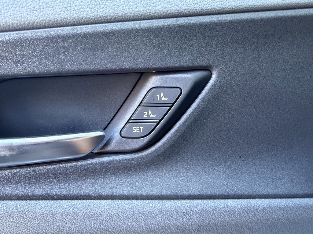 Used 2024 Toyota Prius Limited FWD image 32