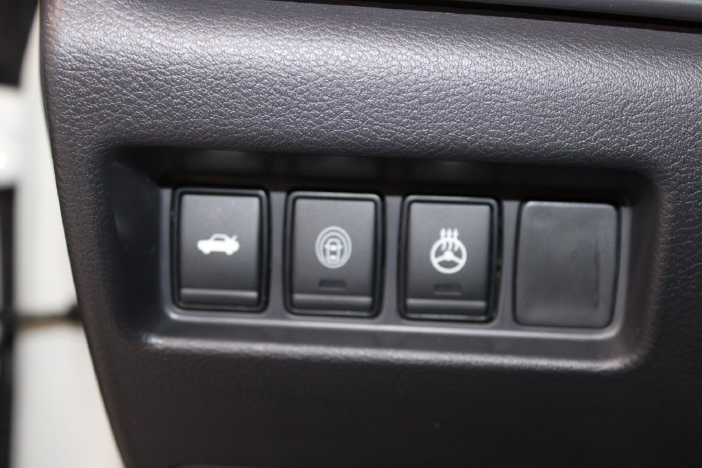 Used 2023 Nissan Maxima SR w/ Sport Mat Group FWD image 39