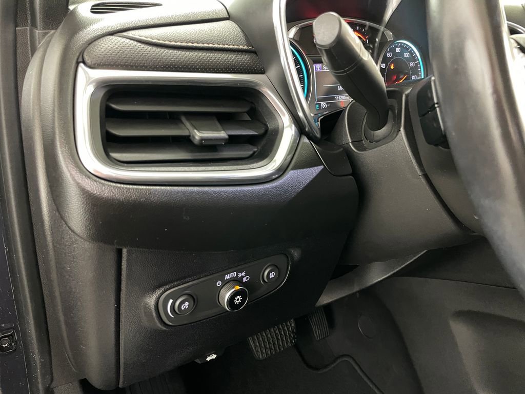 Used 2018 Chevrolet Equinox Premier image 24