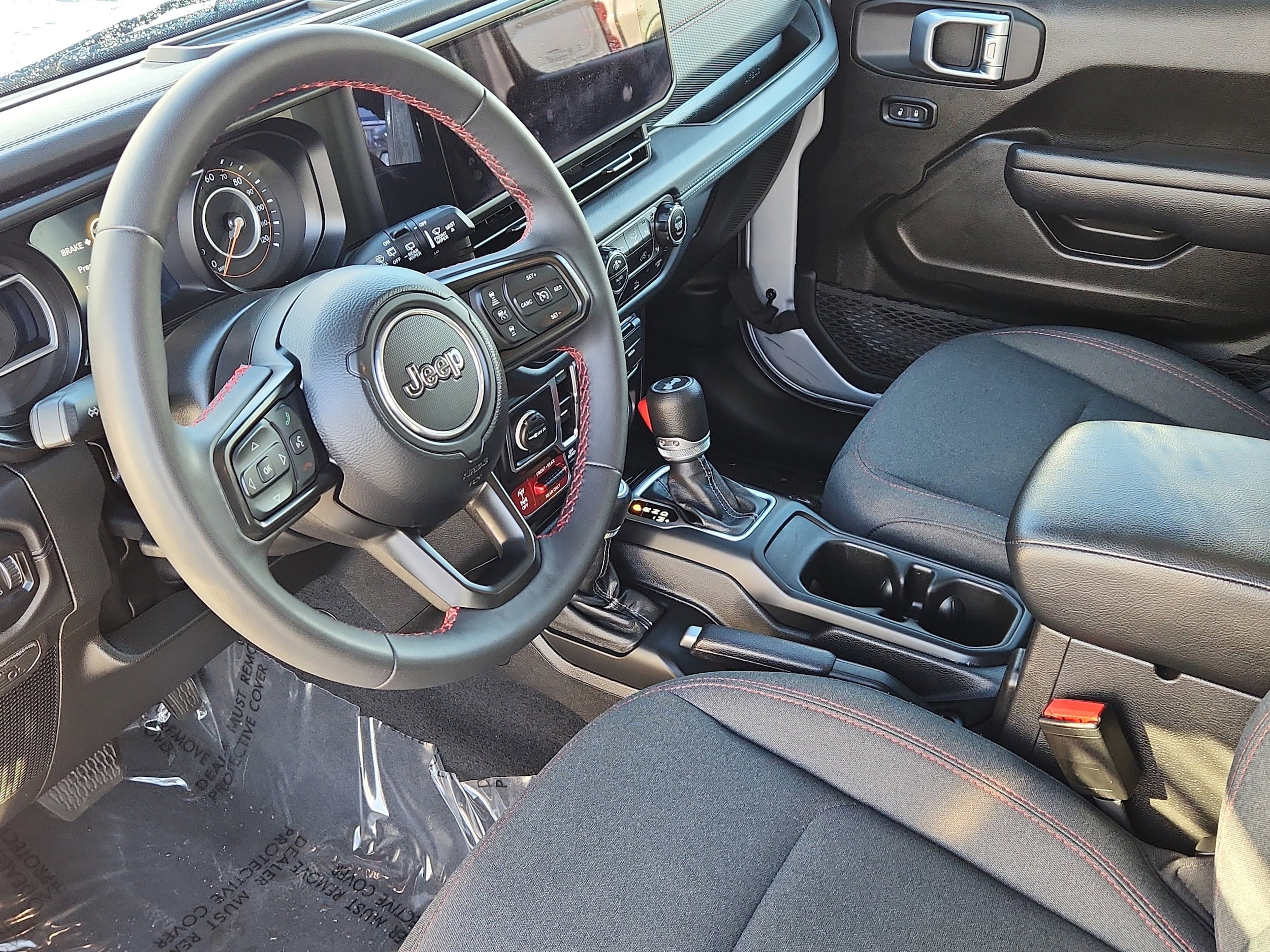 Used 2024 Jeep Wrangler Unlimited Rubicon AWD/4WD image 9