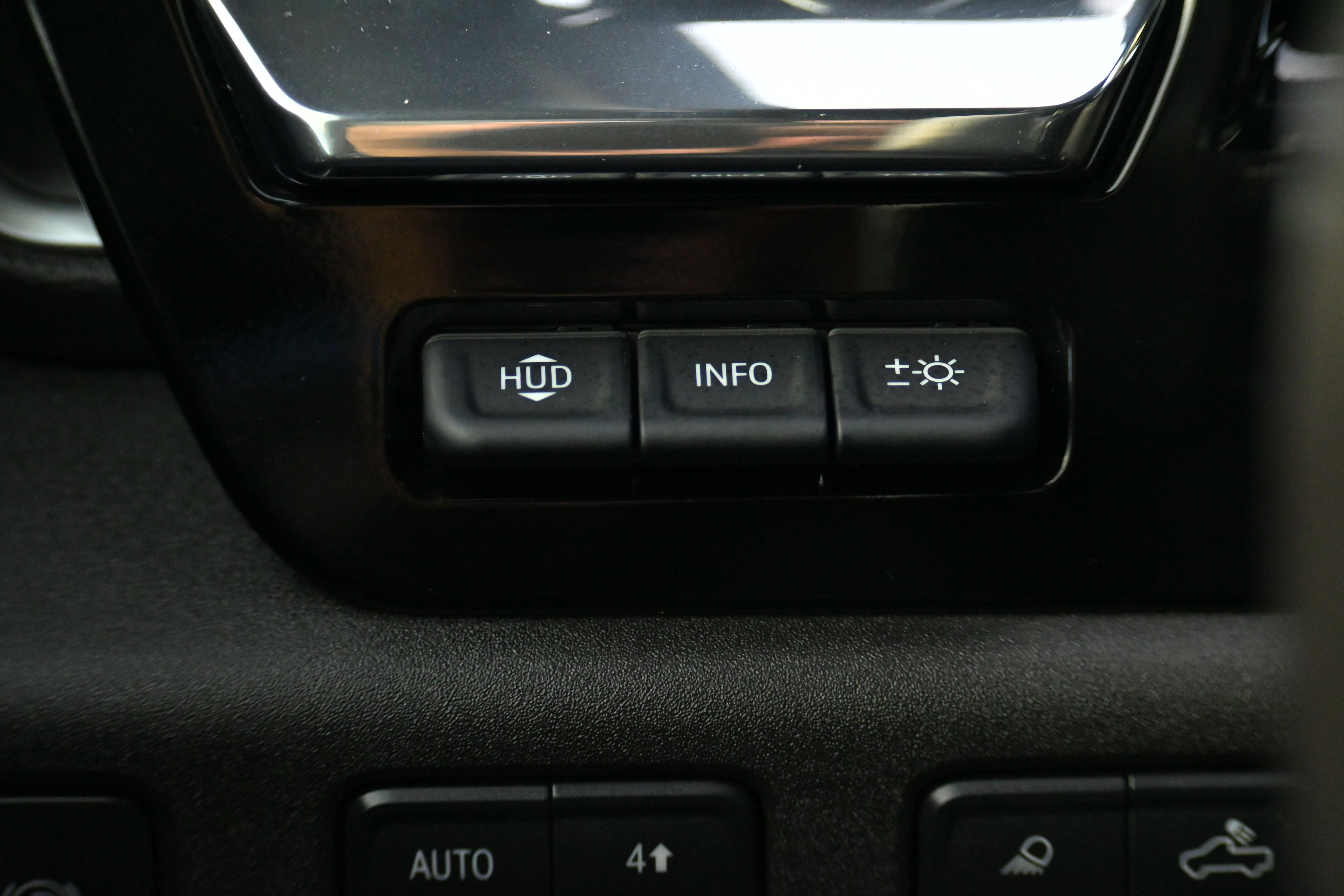 Used 2023 Chevrolet Silverado 1500 High Country w/ Technology Package image 24