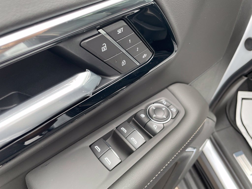 New 2026 Chevrolet Suburban Premier AWD/4WD image 17