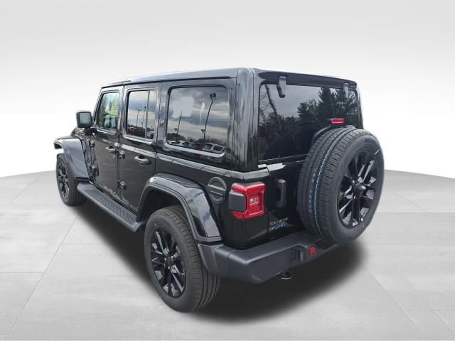 Used 2025 Jeep Wrangler Unlimited Sahara image 4
