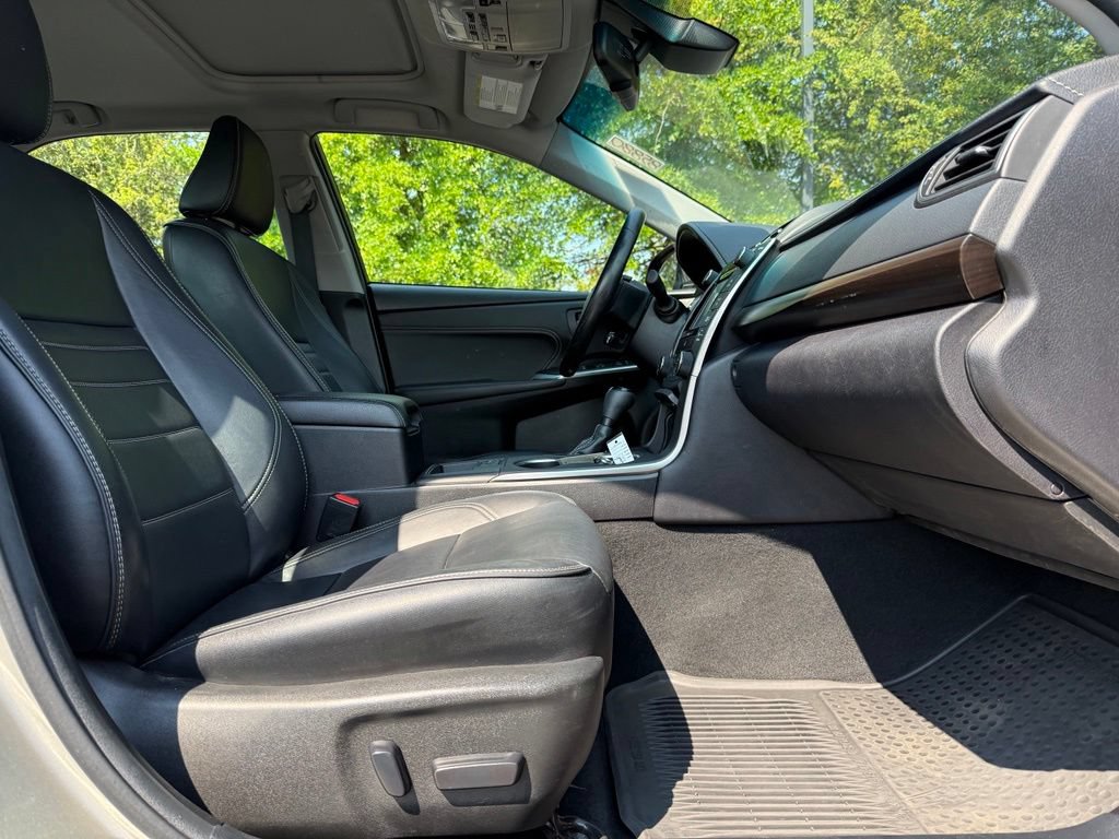 Used 2016 Toyota Camry XLE w/ Moonroof Package FWD image 20