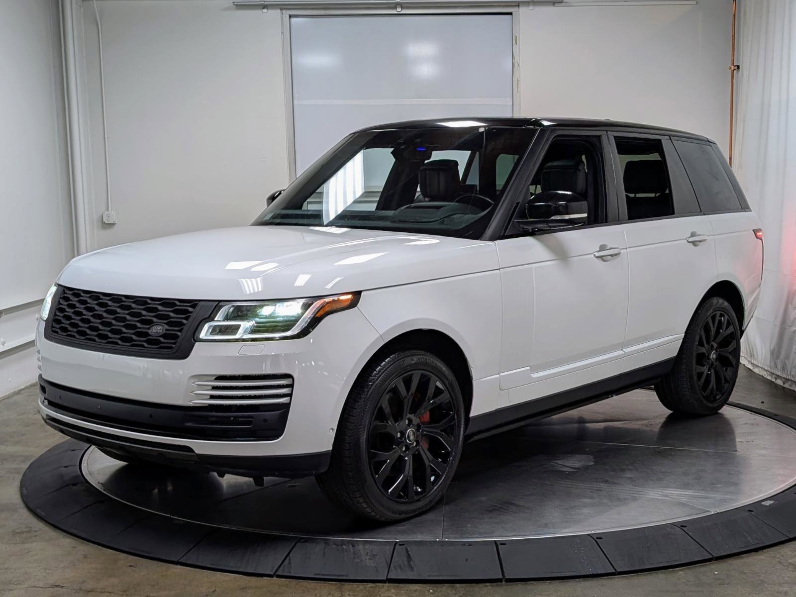 Used 2019 Land Rover Range Rover Autobiography image 4