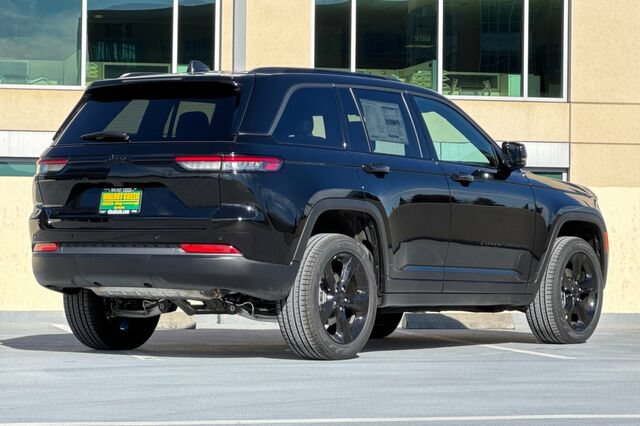 New 2026 Jeep Grand Cherokee Limited w/ Limited Altitude Package AWD/4WD image 4