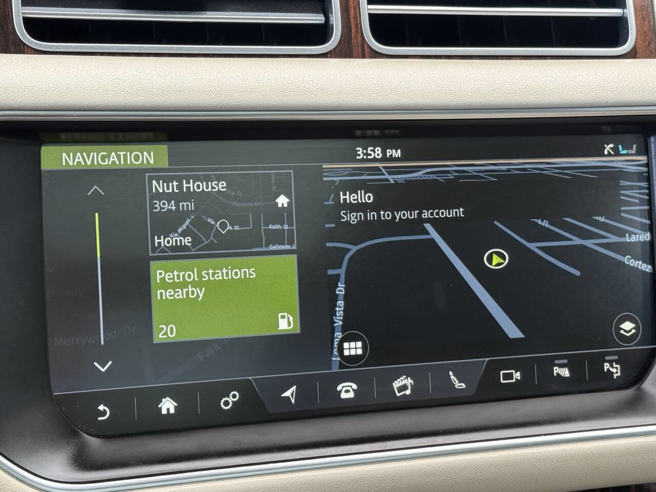 Used 2017 Land Rover Range Rover Long Wheelbase Supercharged image 12