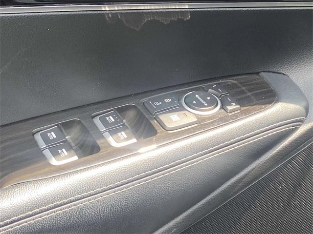 Used 2020 Kia Sorento S image 12