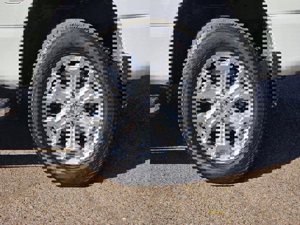 Used 2019 Nissan Titan SV w/ SV Convenience Package image 31