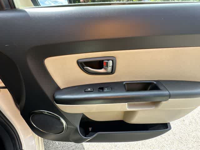 Used 2011 Kia Soul ! FWD image 20