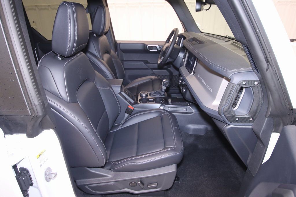New 2025 Ford Bronco Outer Banks image 14